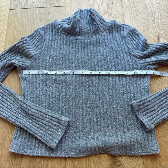 ARITZIA  WILFRED FREE MOCK NECK LONG SLEEVE CROP TOP - XXS - Picture 13 of 15